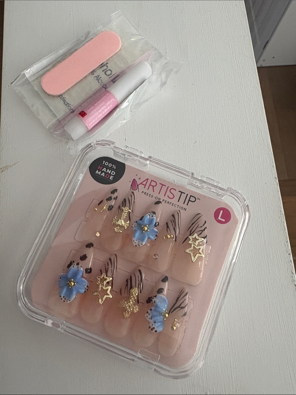 High Quality Press-On Nails — Blue Floral & Gold Star Accents